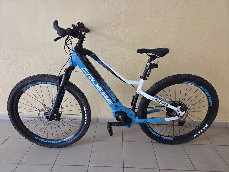 Crussis OLI FIONA 8.8-M(17)