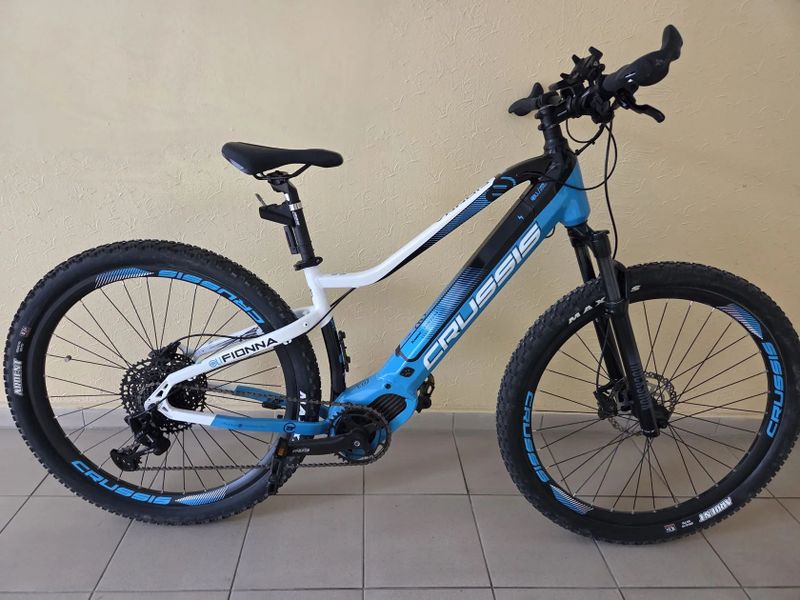 Crussis OLI FIONA 8.8-M(17)