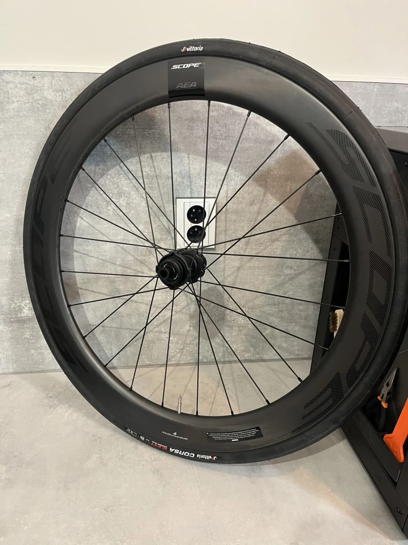 Scope R5 57mm Shimano ořech + Vittoria Corsa TLR