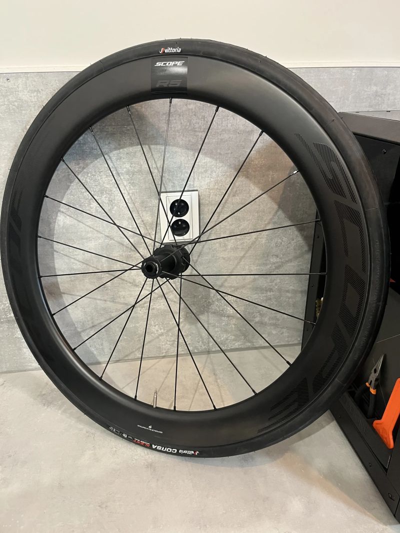 Scope R5 57mm Shimano ořech + Vittoria Corsa TLR