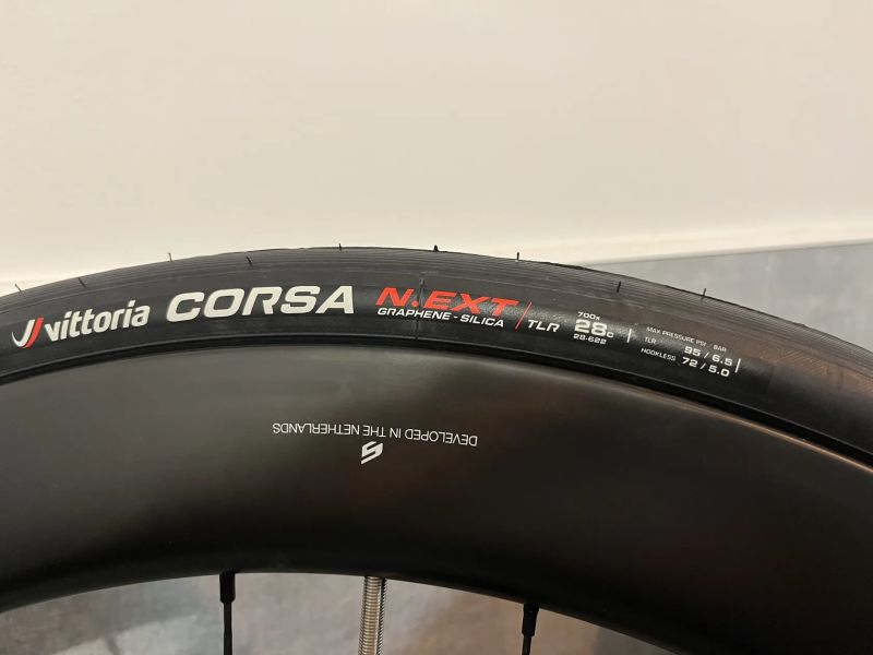 Scope R5 57mm Shimano ořech + Vittoria Corsa TLR