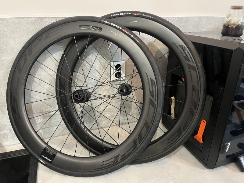 Scope R5 57mm Shimano ořech + Vittoria Corsa TLR