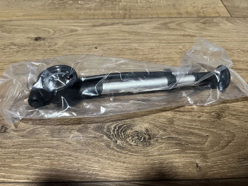 umpa na vidlici a tlumič, nová, nepoužitá, canyon 300psi