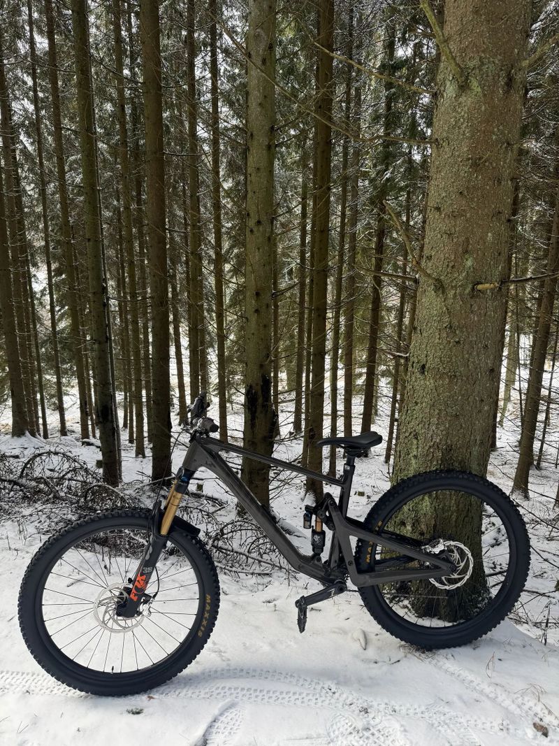 Ghost Riot AM CF FullParty , velikost L 