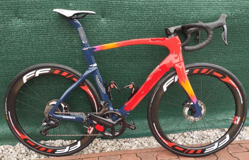 Karbonové silniční kolo Ultegra Di 2