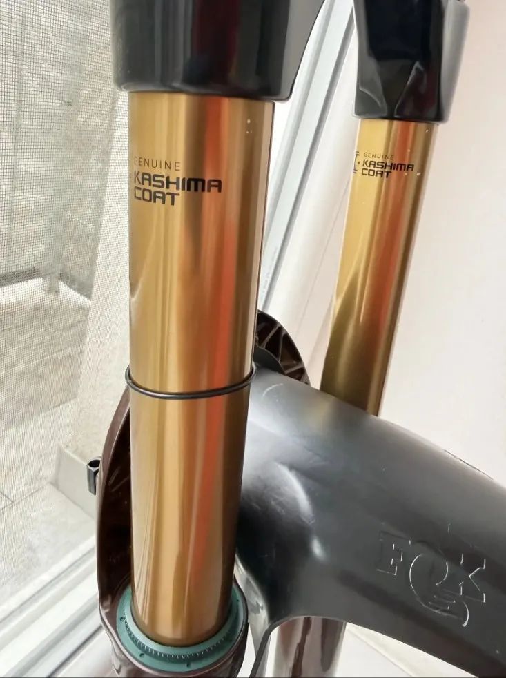 Vidlice Fox 36 Factory Grip2 - limitovaná edice barva Rootbeer (hnědá metalíza)