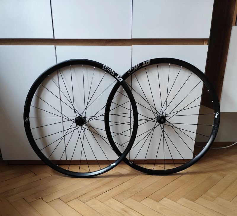 Zapletená karbonová kola DT Swiss XRC 1200, boost, XD