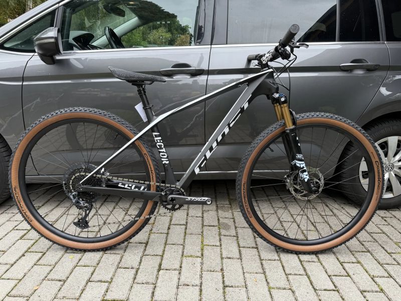 Ghost Lector World Cup, vel. M, model 2025, top výbava za 50 % ceny