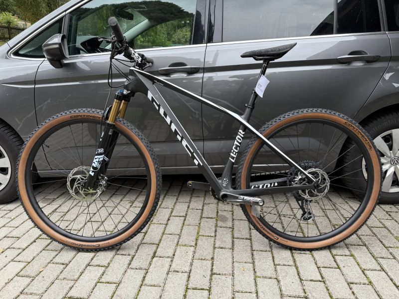 Ghost Lector World Cup, vel. M, model 2025, top výbava za 50 % ceny