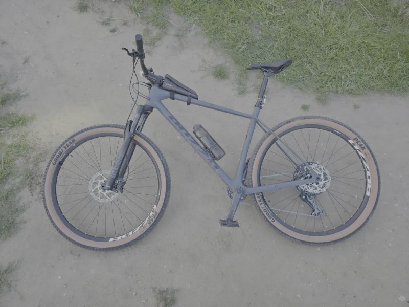 Rozzo Peak 30, XL, 29 palců, karbon