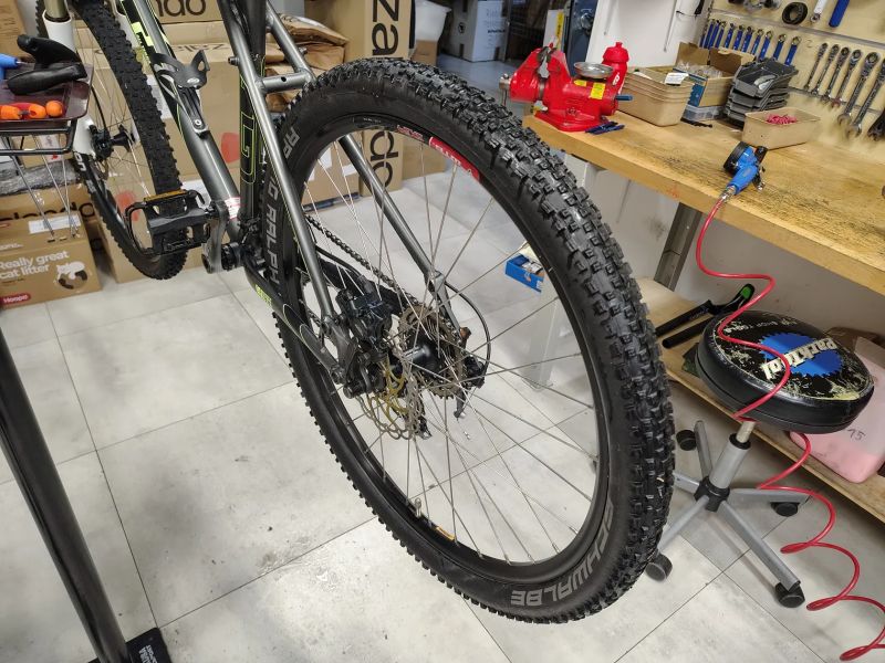 GT Avalanche 1.0, Vzduchová vidlice, velmi dobrý stav