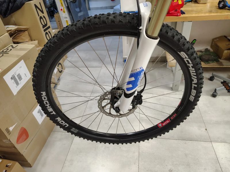 GT Avalanche 1.0, Vzduchová vidlice, velmi dobrý stav