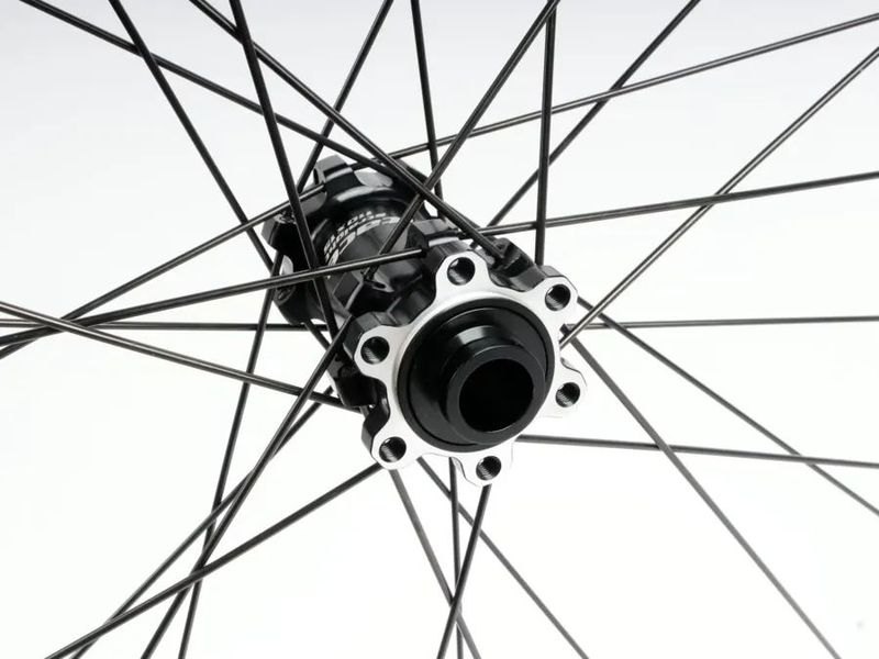 Nová kola Syntace V25, XD ořech 