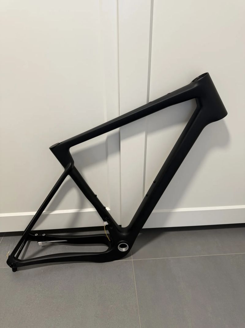 Nový rámový set Carbonda CFR707 (vel. M) – bez čekání a cla