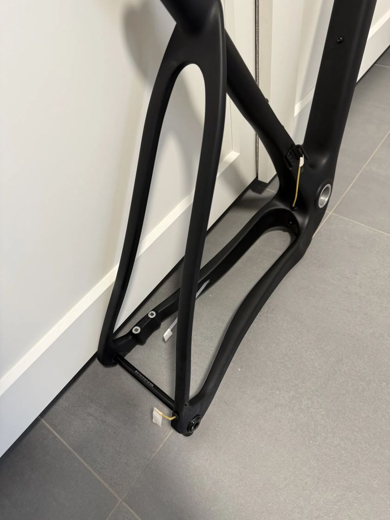 Nový rámový set Carbonda CFR707 (vel. M) – bez čekání a cla