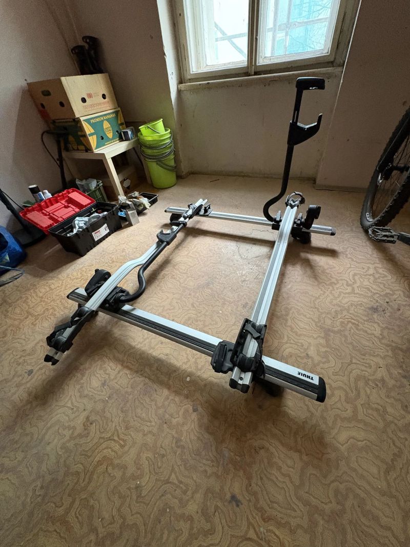Thule nosič + 2x Thule držáky na kolo