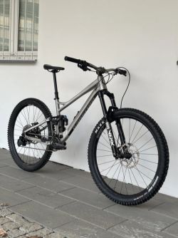 Banshee Bikes Titan v3.2