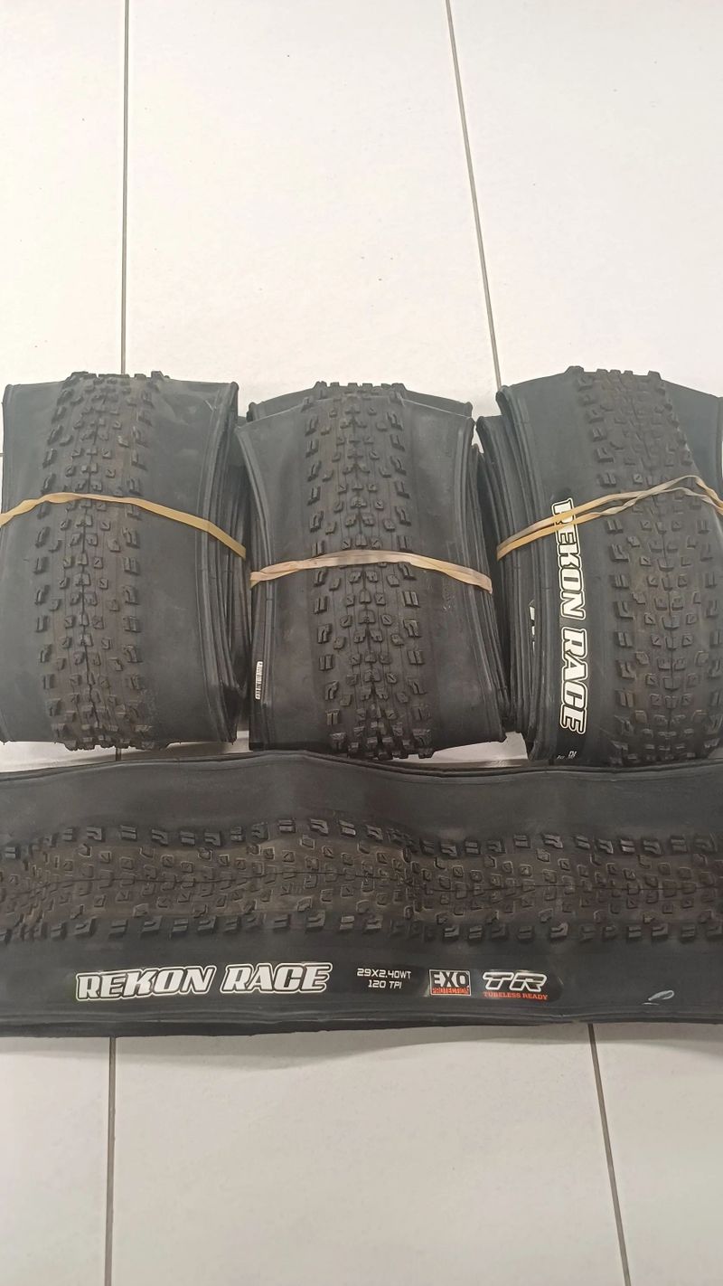 NOVÉ 4ks = 2000 kč - Maxxis Pláště Rekon Race 29x2.4 kevlar EXO TR 