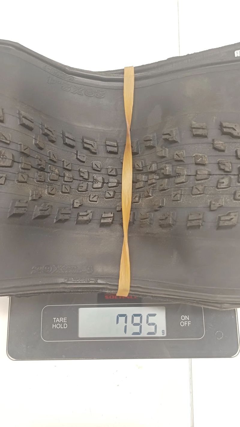 NOVÉ 4ks = 2000 kč - Maxxis Pláště Rekon Race 29x2.4 kevlar EXO TR 