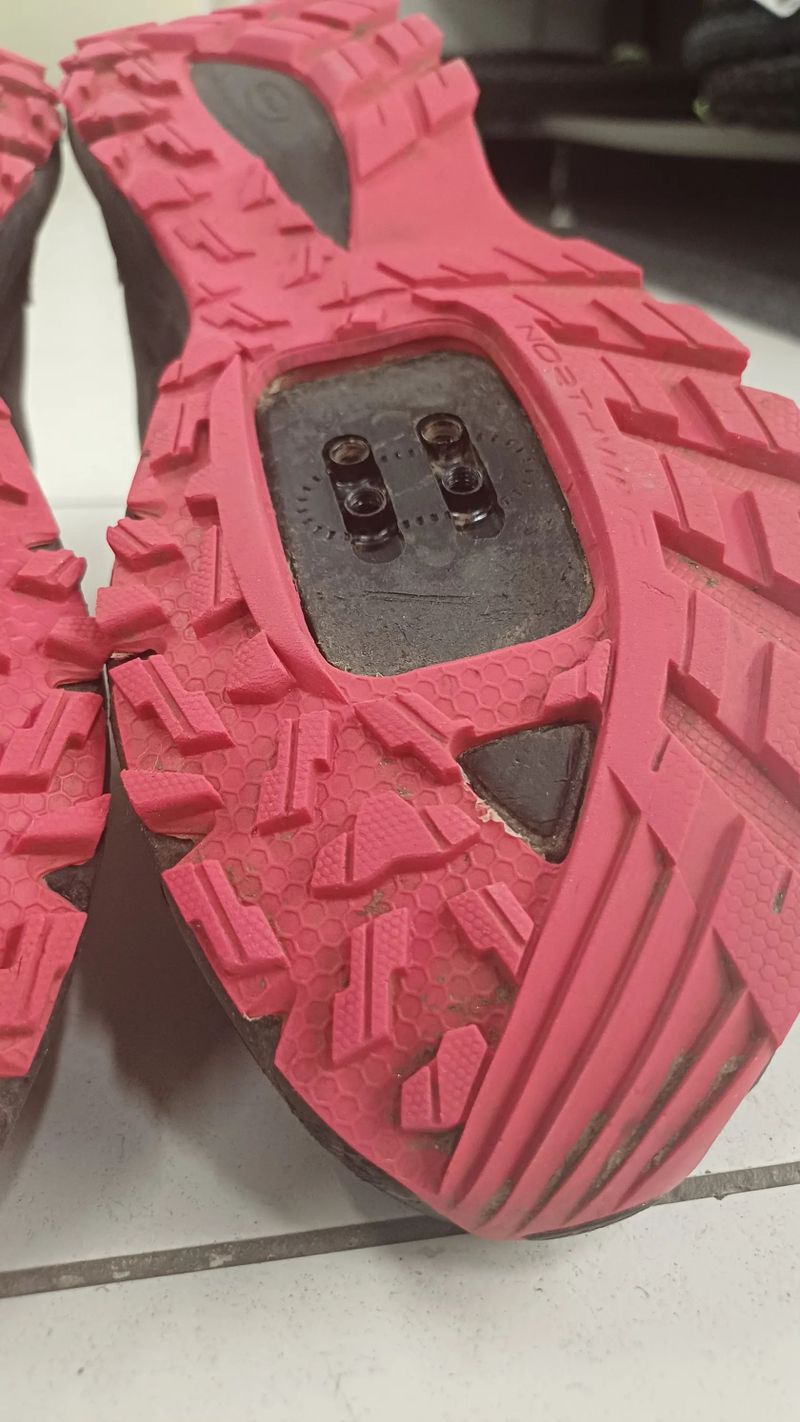 Tretry Northwave escape Evo vel.38 SPD/ platforma