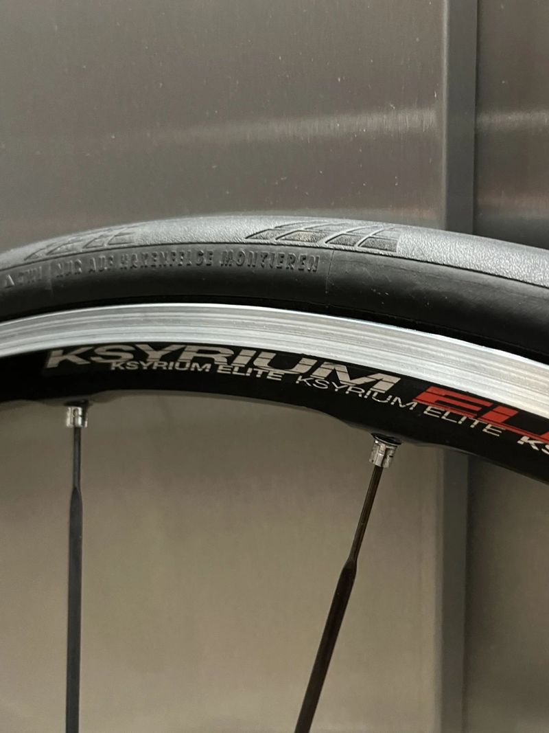 ultra lehké Mavic Ksyrium Elite+Plášt continental GP5000+kazeta 105 11s