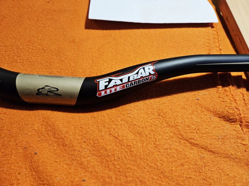 Nové riaditka Renthal Fatbar Lite Carbon 35 - 181g