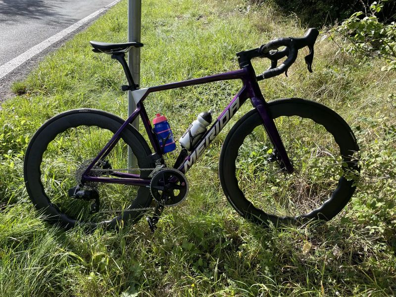 Silniční kolo Merida Scultura Karbon