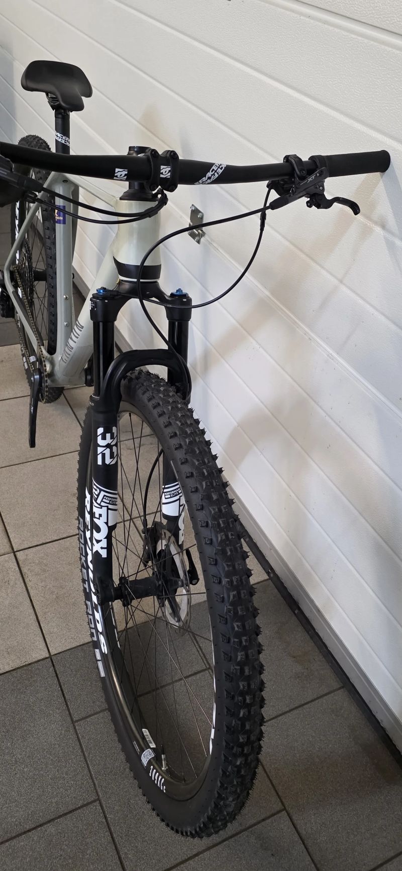 Canyon Exceed CF 7 model 2024