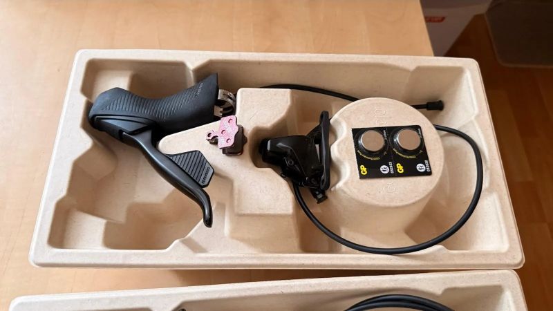 Řadicí a brzdové páky Sram Rival eTap AXS D1 1x12 + třmen Rival Flat