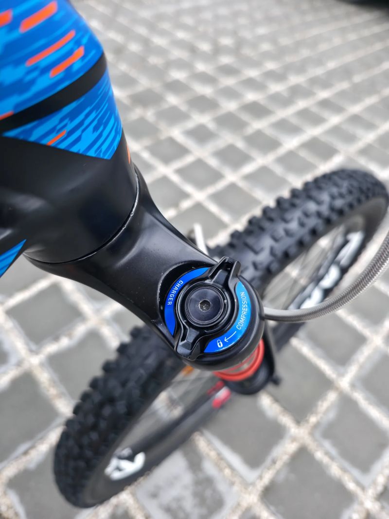 KTM Lycan LT 271 27,5″ velikost L / SRAM GX Eagle / Hope Tech 3 V4 / Karbonové kola KTM Enduro