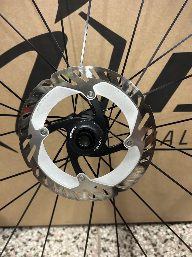 Zapletená kola MAVIC Allroad S Disc- zánovní stav