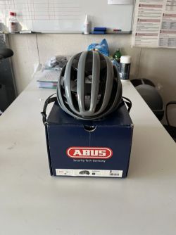 Abus Airbreaker race grey M 52-58 cm
