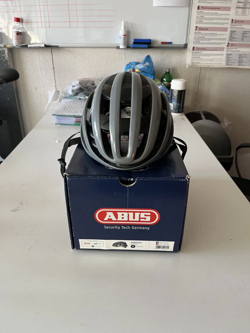 Abus Airbreaker race grey M 52-58 cm