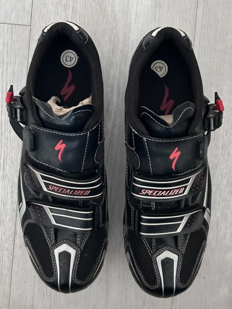 Silniční tretry Specialized vel.43