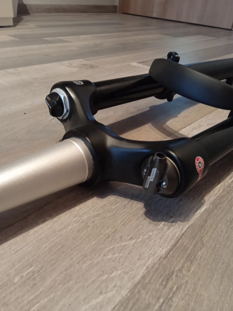 SR Suntour XCR32 Air RLR Boost 27,5