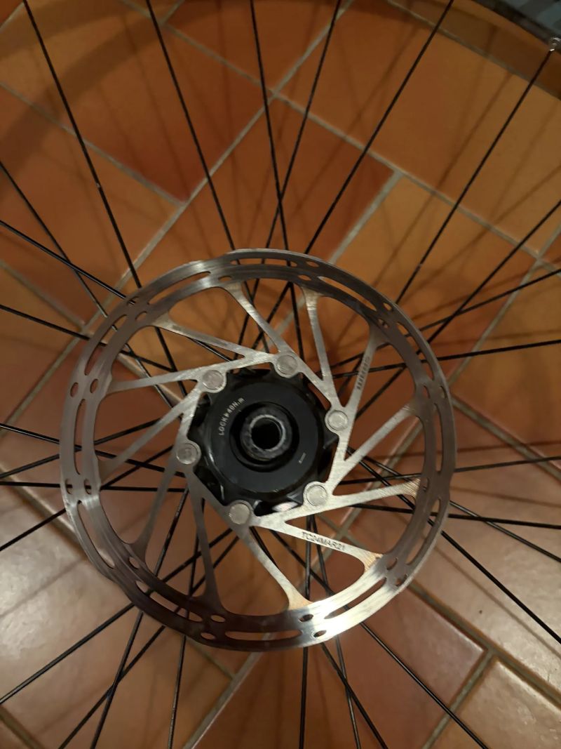 Zapletená kola Niner gravel