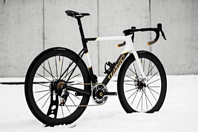 Wilier SLR Zero, 6,7kg, Sram RED AXS Etap 2x12