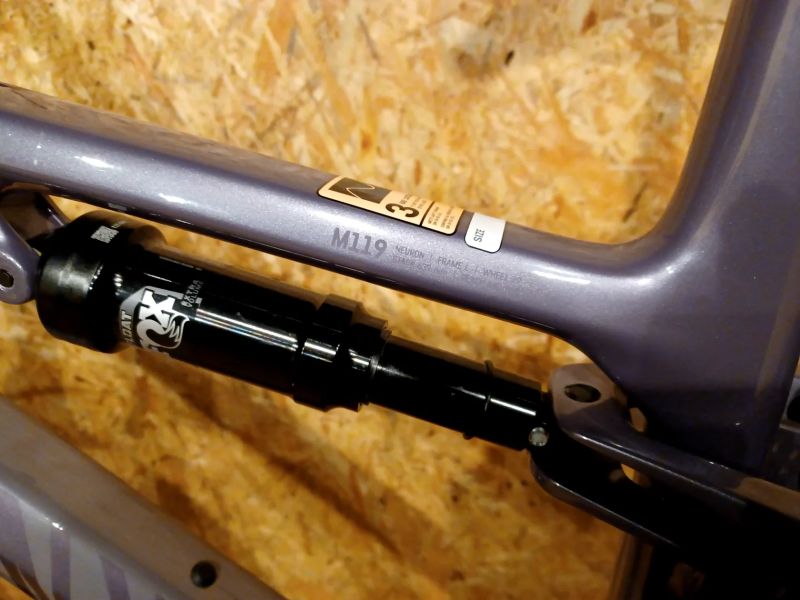 Celoodpružené kolo CANYON CF 7, model roku 2025