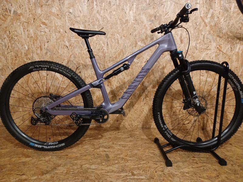 Celoodpružené kolo CANYON CF 7, model roku 2025