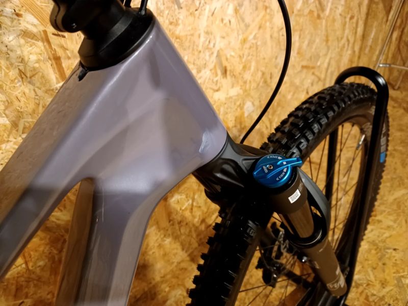 Celoodpružené kolo CANYON CF 7, model roku 2025