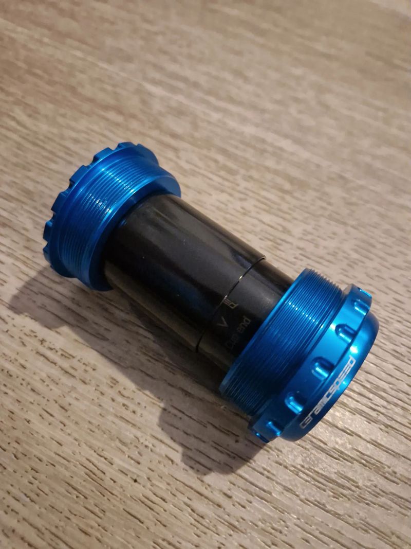 Shimano GRX Di2 RX827 1×12 s wattmetrem 4iiii – kompletní gravel sada (sundaná z nového kola)