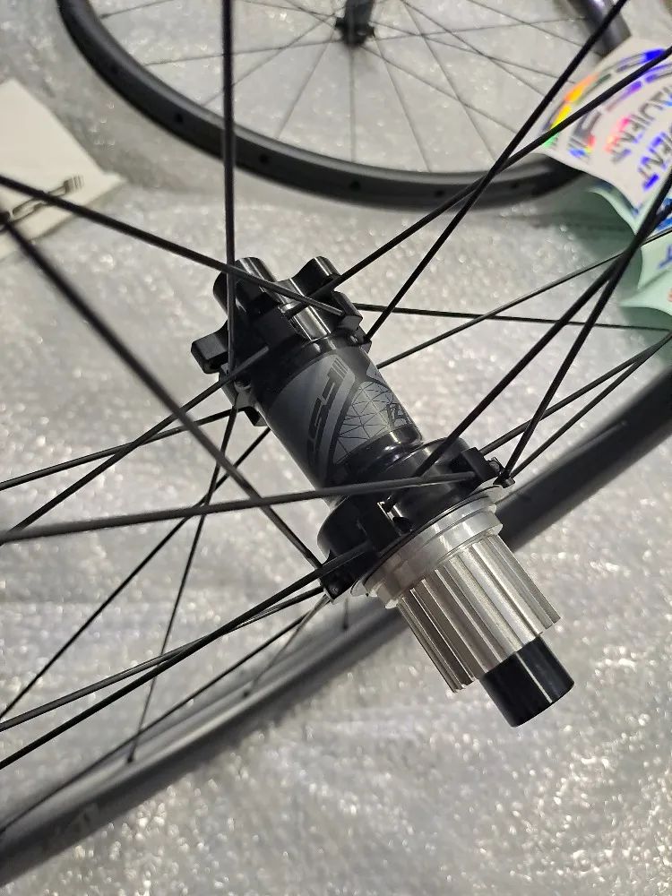 NOVÉ nepoužité karbonové kola FSA Gradient i29 WideR Carbon / 29er / boost osy / Shimano Micro Splin