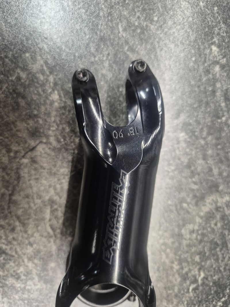 Představec EXTRALITE HyperStem Stealth -18° 90mm