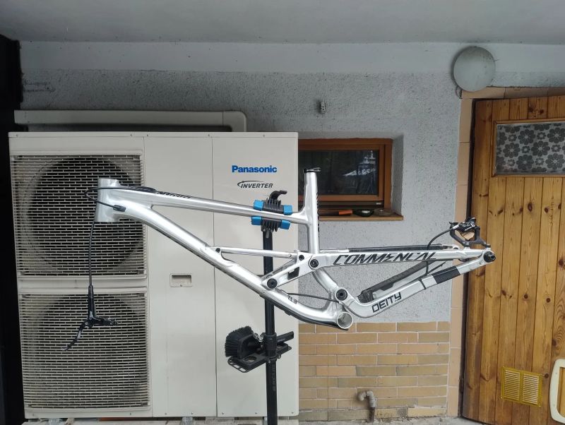 Rám Commencal Clash 2019 - Prasklý