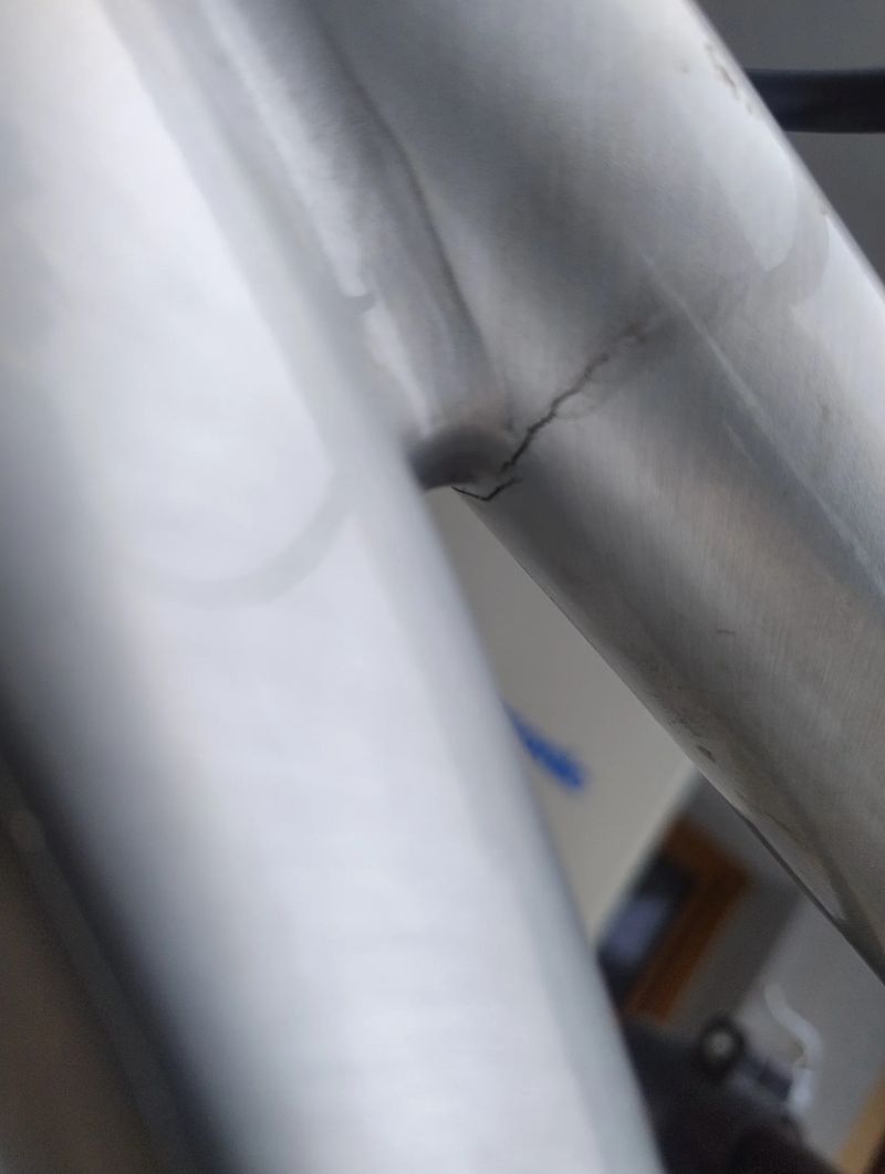 Rám Commencal Clash 2019 - Prasklý