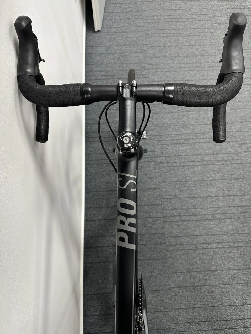 ROSE PRO SL-3000 – Ultegra, lehká hliníková silnička + 2 sady kol