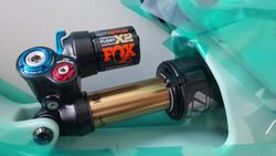 FOX Float X2 Factory 2025 - nový