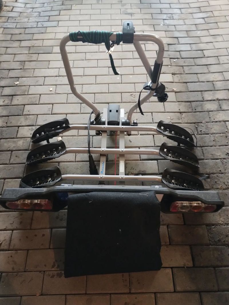 Nosič kol na tažné zařízení 