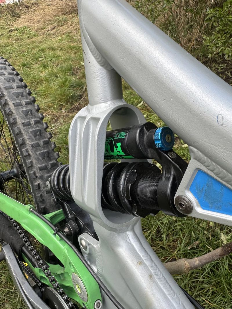 Commencal Supreme downhill / freeride 