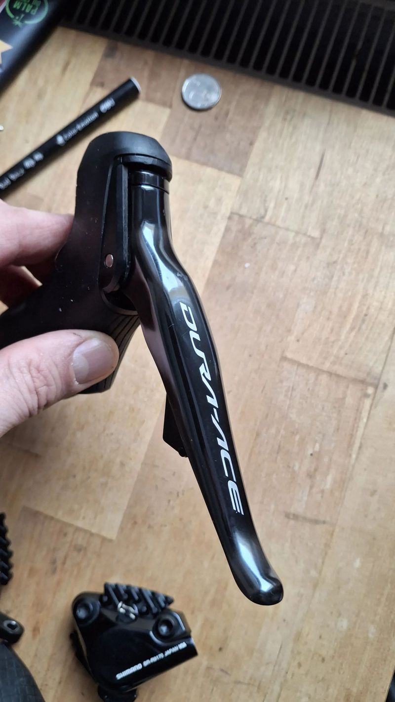  Páky SHIMANO Dura Ace ST-R9170 Di2 Disc 11s včetně třmenů